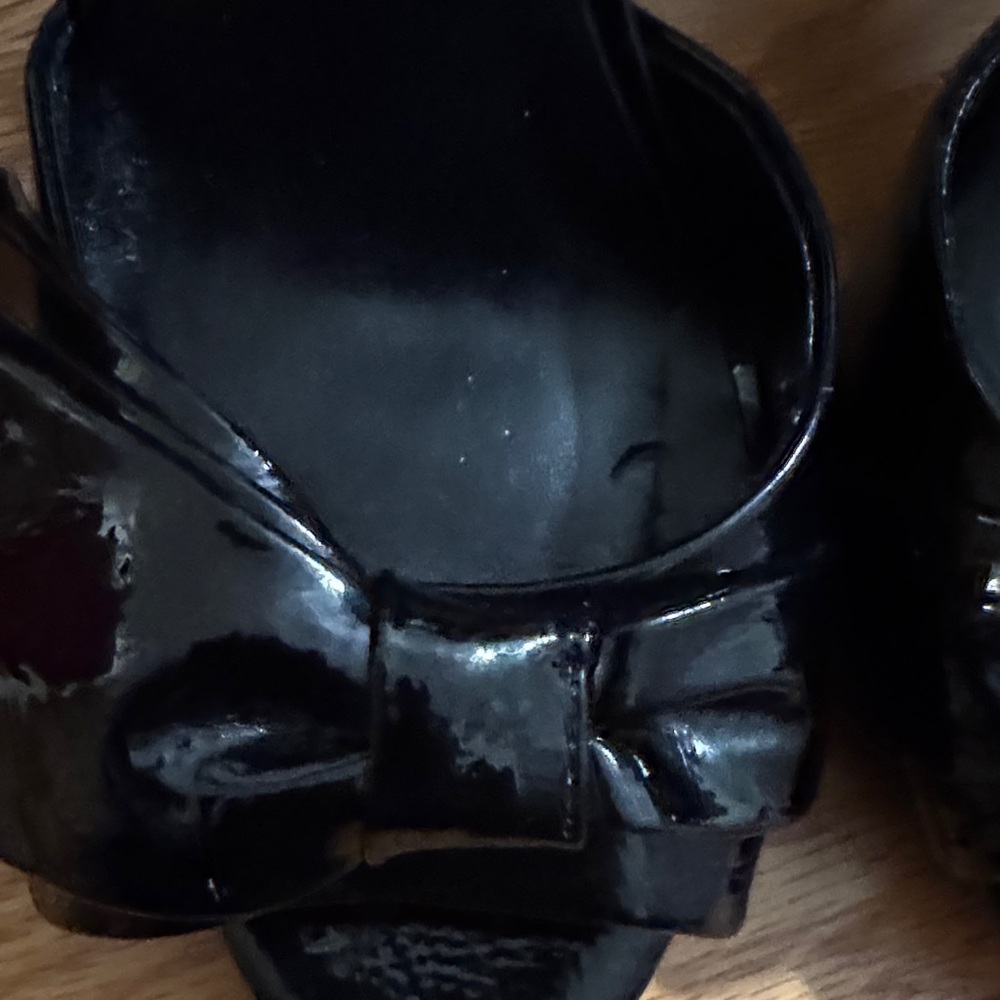 Nine West Black Patent Heels with Bow - Picture 2 of 8